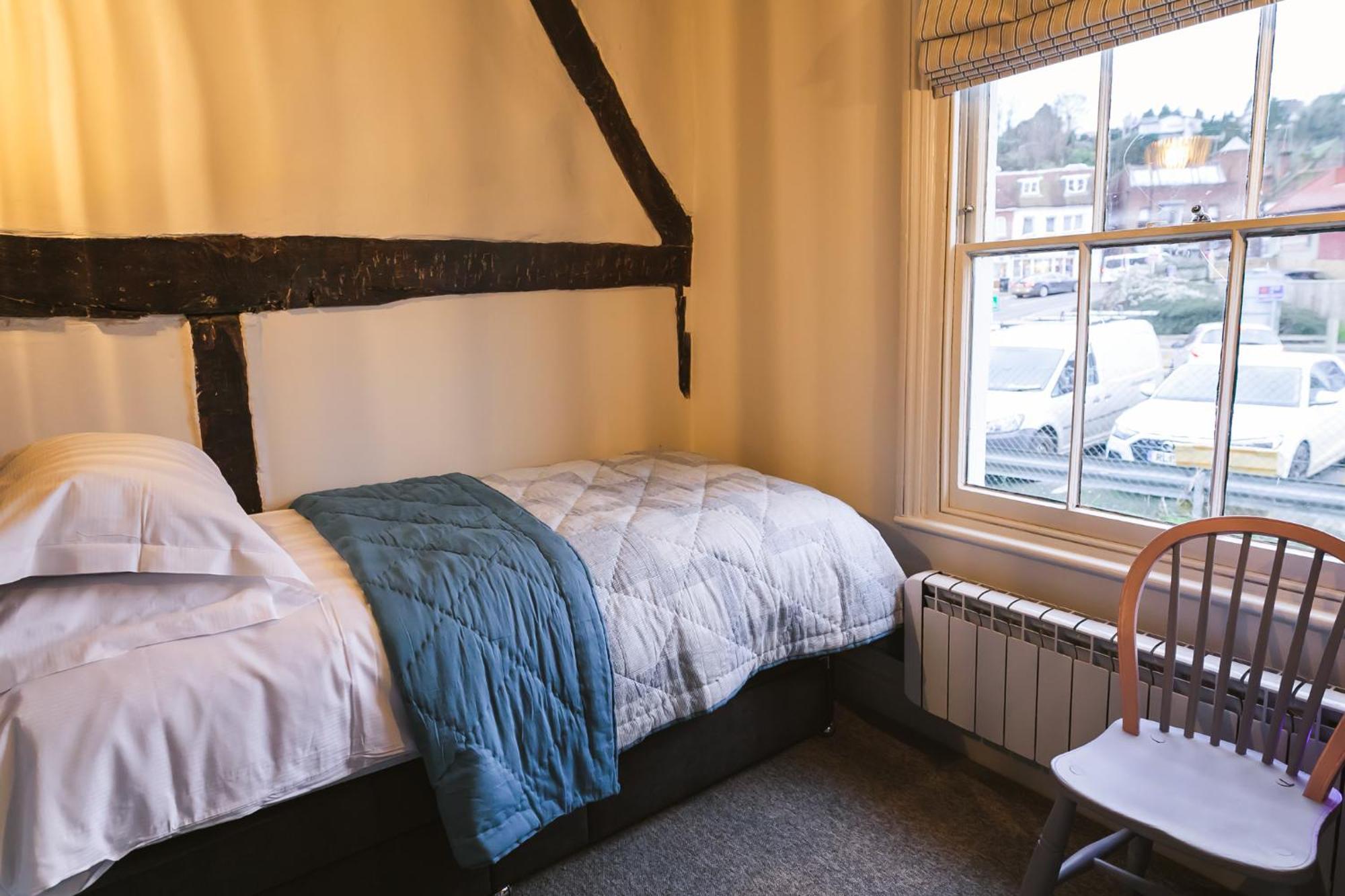 The Rose & Crown Hotel Godalming Room photo